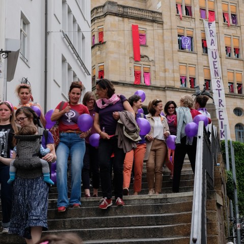 Frauenstreik am GL 3. Vergrösserte Ansicht