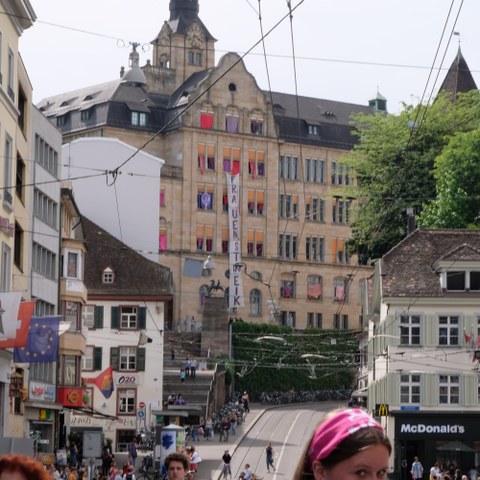 Frauenstreik am GL 4. Vergrösserte Ansicht