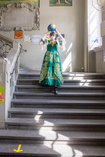 theater 2m 12 5 21 35