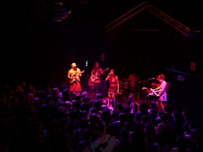 LeoBandnight4.JPG